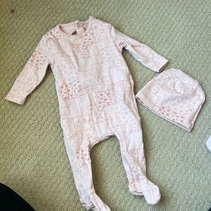 Baby layette